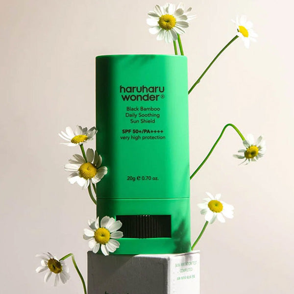 Saules aizsarglīdzeklis-zīmulis ar SPF50+ | Haruharu Wonder Black Bamboo Daily Soothing Sun Shield