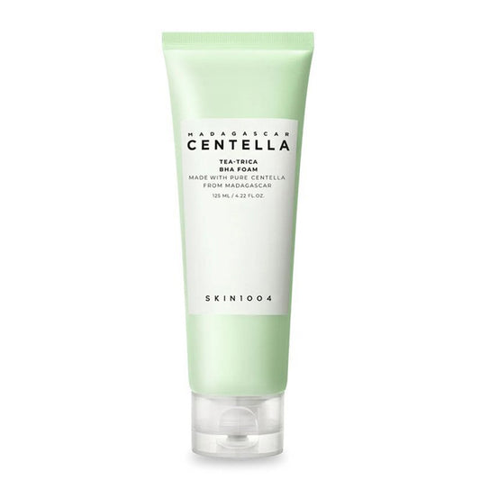 SKIN1004 Madagascar Centella Tea-Trica BHA Foam – Korejas kosmētika, attīrošas putas ar Centella Asiatica un Tea Tree ekstraktiem, kas dziļi attīra poras un samazina tauku izdalīšanos.