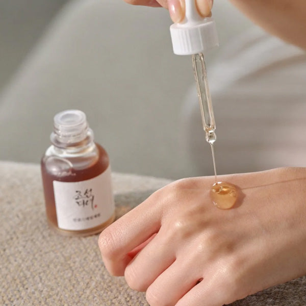 Žeņšeņš un gliemežu mucīns – galvenās sastāvdaļas Beauty of Joseon Revive Serum