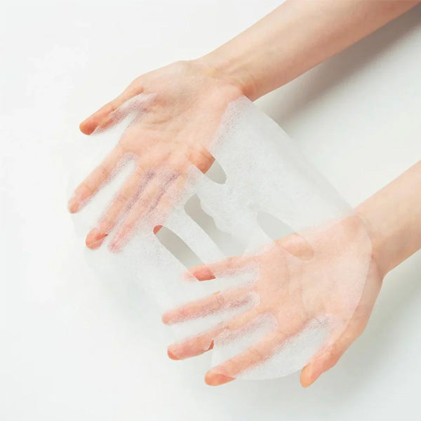 Korejas lokšņu masku rutīna maigai un mitrinātai ādai