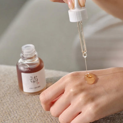 Žeņšeņš un gliemežu mucīns – galvenās sastāvdaļas Beauty of Joseon Revive Serum