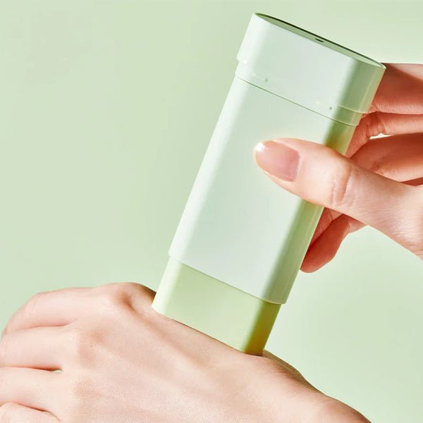 Atvēsinošs saules aizsargzīmulis | TOCOBO Cica Cooling Sunscreen Stick SPF50+ PA++++ - KOORE