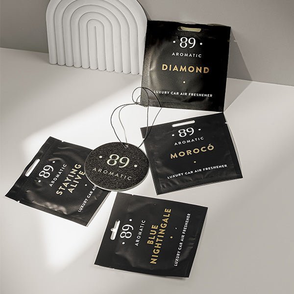 Piekarams papīra gaisa atsvaidzinātājs BLACK GRAPES | Aromatic89 Hanging Paper Air Freshener BLACK GRAPES - KOORE