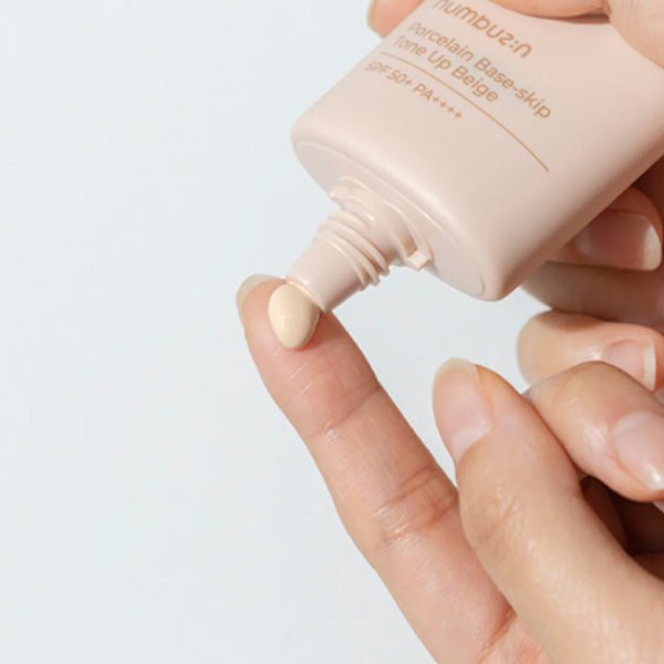 Tonējošs krēms porcelāna ādas efektam | Numbuzin No.3 Porcelain Base - skip Tone up Beige - KOORE