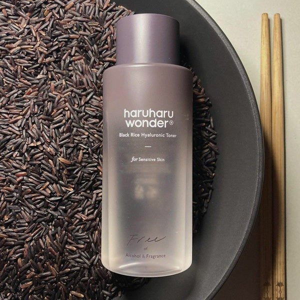 Toneris ar melno rīsu ekstraktu un hialuronskābi | Haruharu Wonder Black Rice Hyaluronic Toner Fragrance Free - KOORE